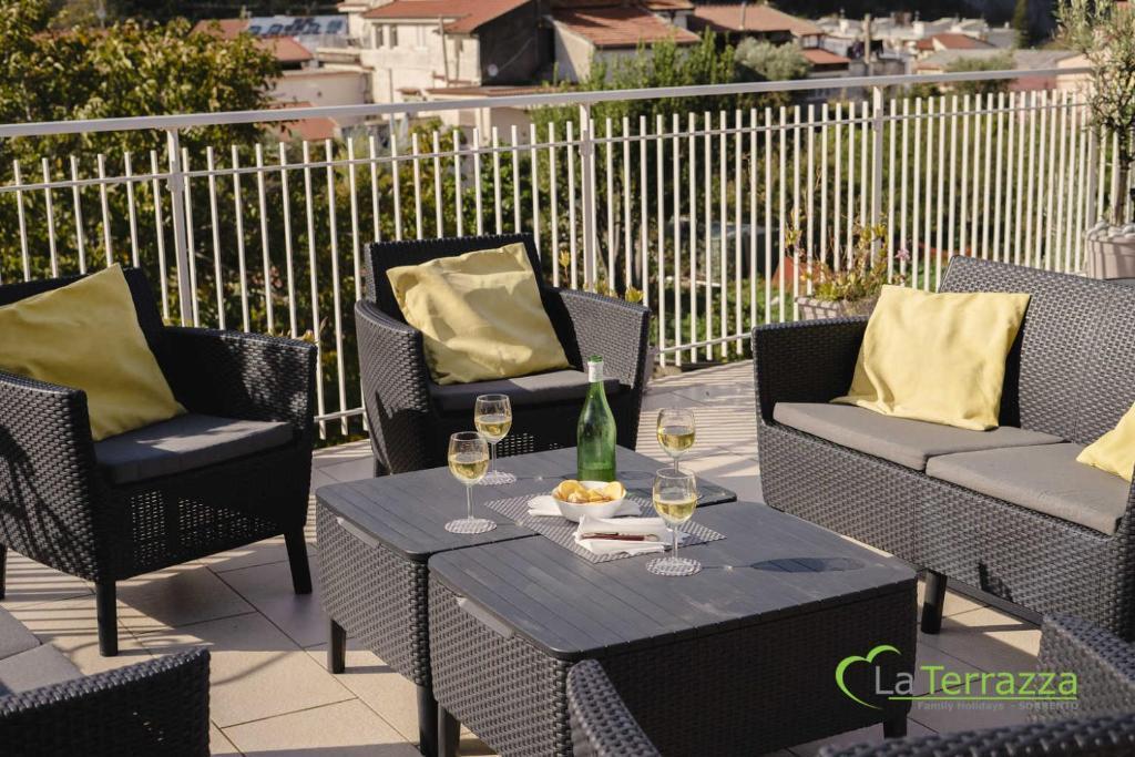 La Terrazza Family Holidays, Sorrento Coaost Villa Sant'Angelo  Екстериор снимка