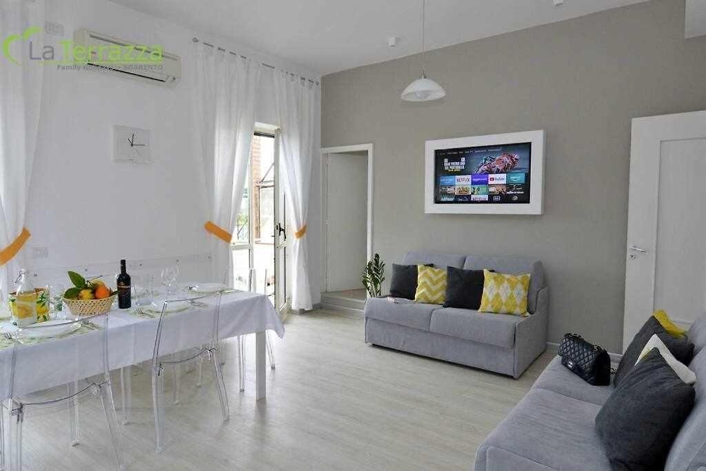 La Terrazza Family Holidays, Sorrento Coaost Villa Sant'Angelo  Екстериор снимка